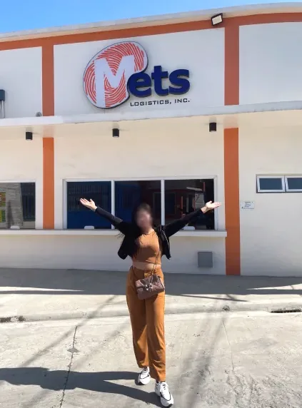 Agnes, 25