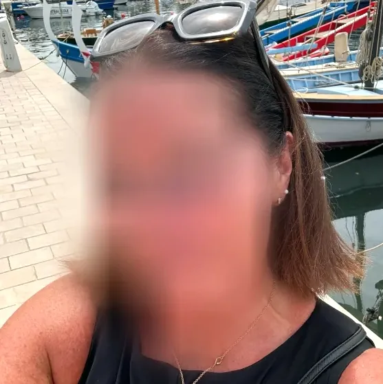 Agnes, 32