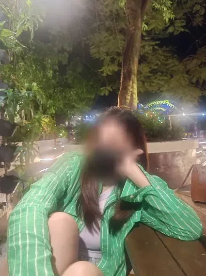 Amina, 28