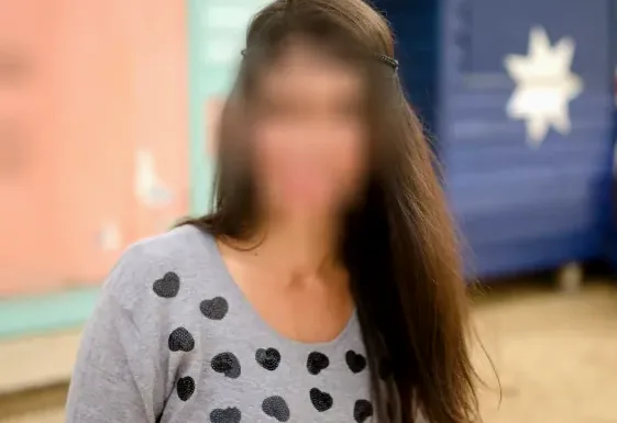 Amira, 39