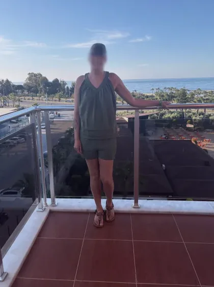 Anna, 38