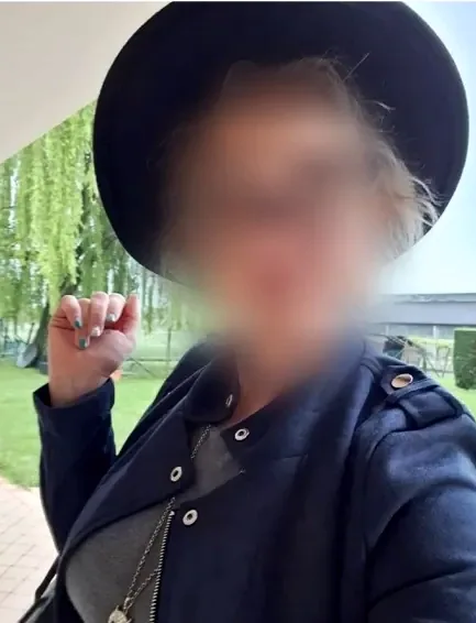 Anna, 33