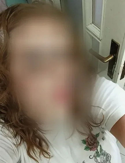 Ellen, 26