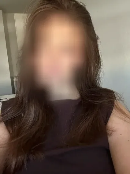 Emma, 28