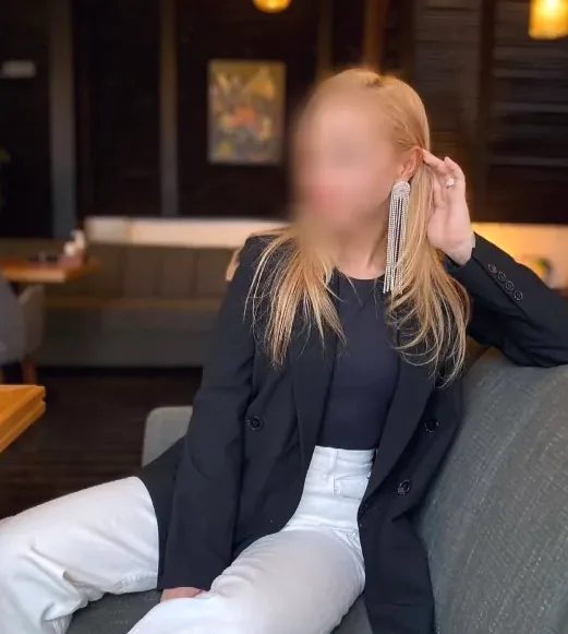 Kamilla, 32