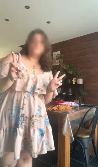 Katrine, 23