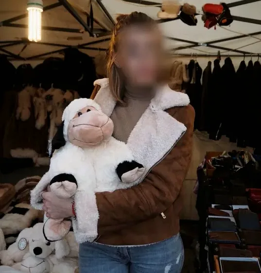 Laura, 35