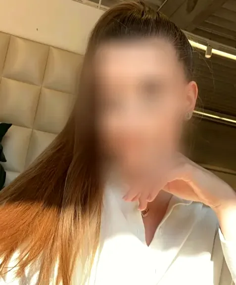 Louise, 28