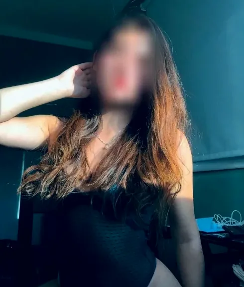 Nicoline, 32