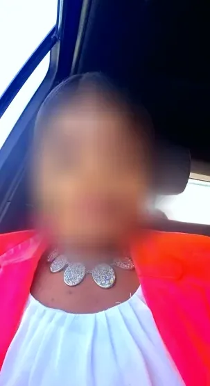 Zeynep, 40
