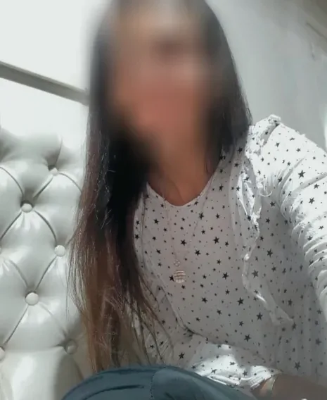 Zeynep, 26
